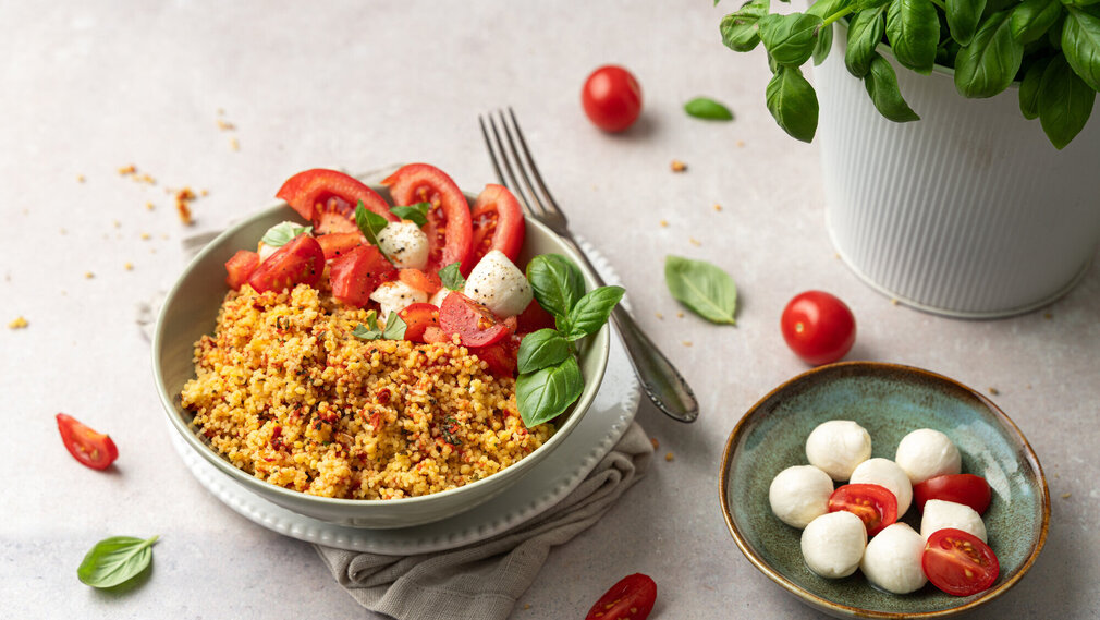 Tomaten Couscous Bowl