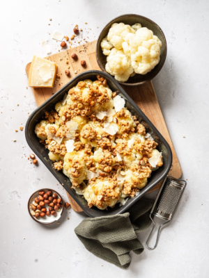 Blumenkohl mit Vollkorn-Nussstreusel