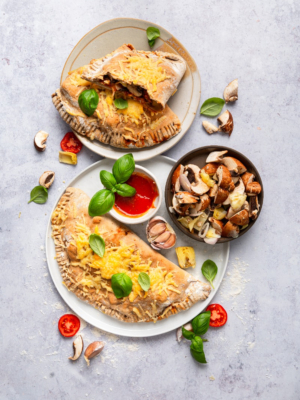 Glutenfreie Calzone mit Pilzen und Artischocken