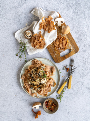 Kastanien Parpadelle mit Pilzrahm