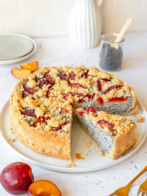 Mohn-Pflaumenkuchen mit Streuseln
