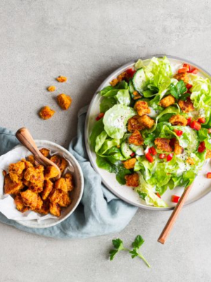 Süßkartoffel-Falafel-Croûtons als Salattopping