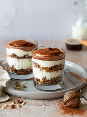 Schnelles Tiramisu im Glas mit Hafer Crunchy Schoko Nuss