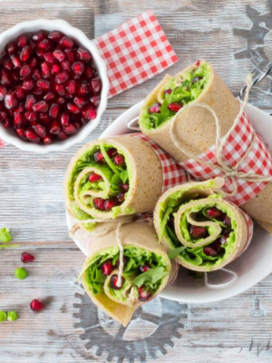 Buchweizenröllchen mit Erbsenpüree