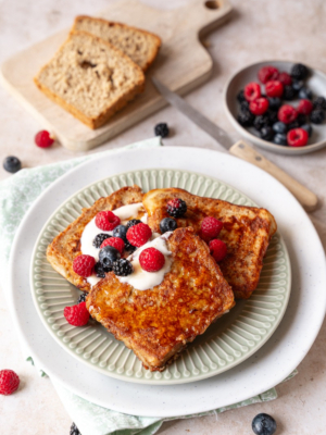 Glutenfreie Vollwert French Toasts mit Beeren