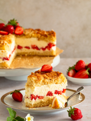 Glutenfreier Erdbeer-Mandel-Bienenstich