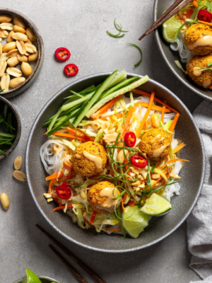 Airfryer-Harissa-Falafel mit Asia-Reisnudeln