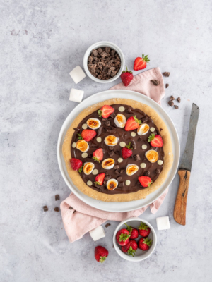 Schokoladen Pizza mit Beeren