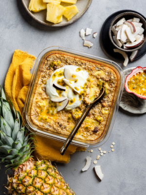 Tropical Baked Oats mit Ananas