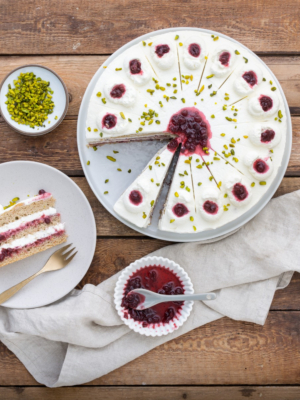 Buchweizentorte mit Preiselbeeren