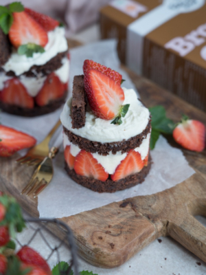 Erdbeer-Brownie-Törtchen