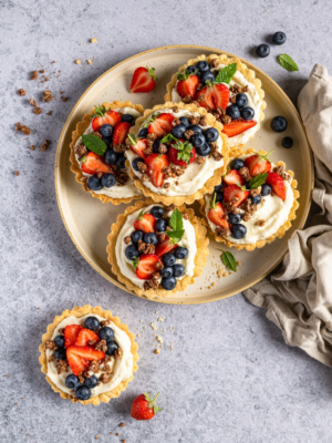 Erdbeer-Tartelettes mit Crunchy