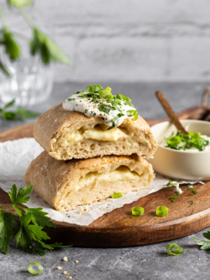Käse-Handbrot mit Schmand