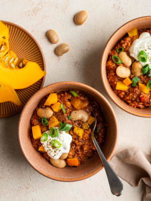 Kürbis-Chili con Hafer mit weißen Bohnen