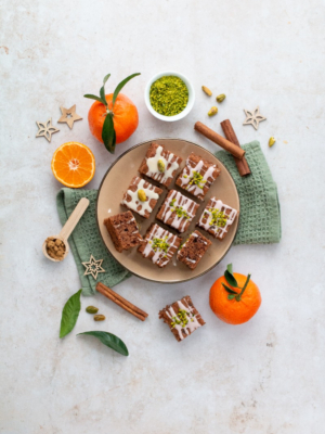 Lebkuchenwürfel mit Pistazien