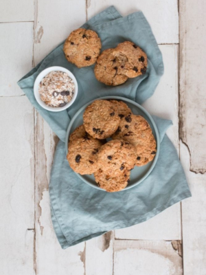 Vegane Kokos-Beeren-Müslicookies