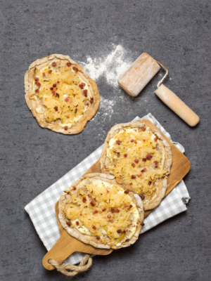 Roggenfladen mit Sauerkraut und Schinken