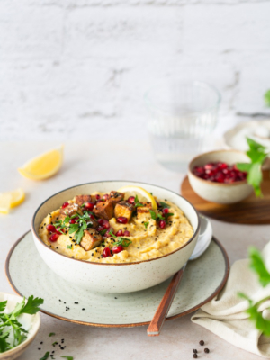 Süßkartoffel-Falafel-Püree mit Räuchertofu