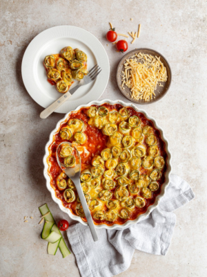 Gefüllte Zucchiniröllchen im Ofen gebacken
